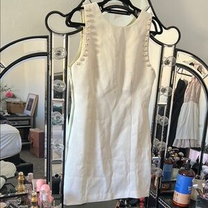 Elegant White Sleeveless Pearl Dress